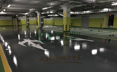 ‌旧地面翻新方案：清水环氧地坪涂层覆盖混凝土裂缝修复技术